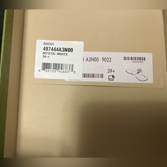 Marmont GG logo Leather thong sandals - Picture 10 of 10